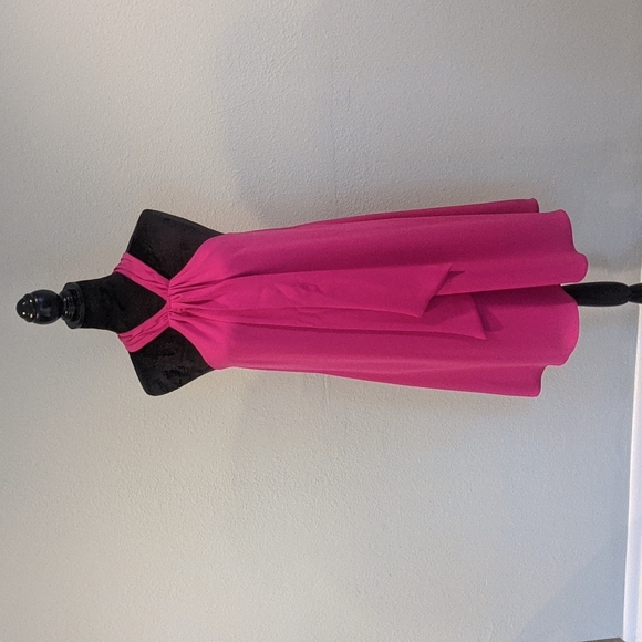 Trina Turk Dresses & Skirts - Trina Turk Medium Dress